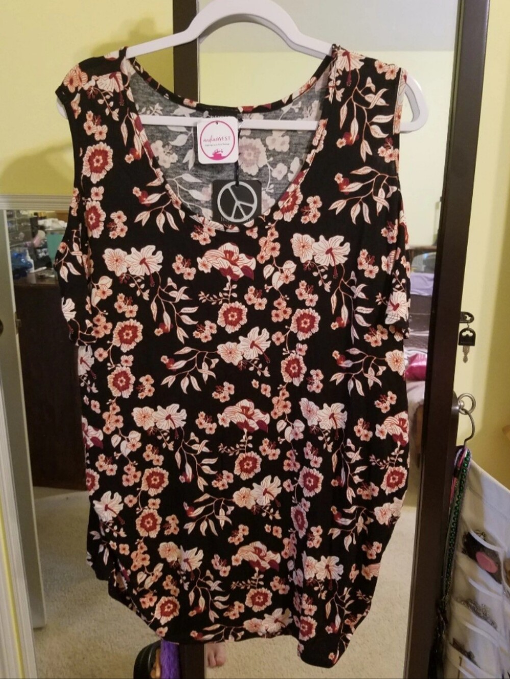 Sleeveless Floral Scoop Neck Tank Top in Black with Red and Cream Blooms